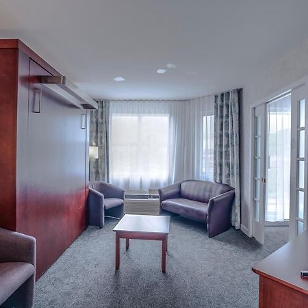 Quality Suites Sainte-Anne-de-Beaupré Exterior foto