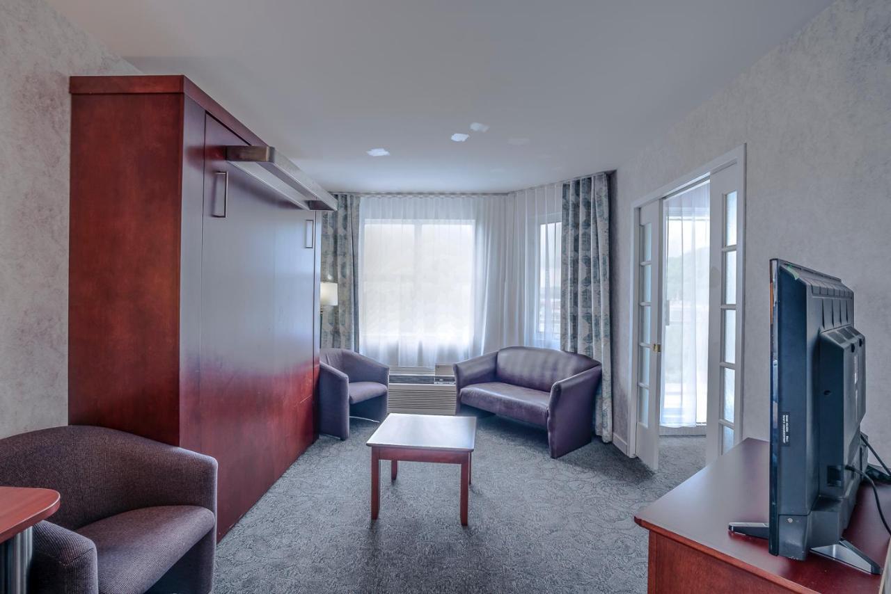 Quality Suites Sainte-Anne-de-Beaupré Exterior foto
