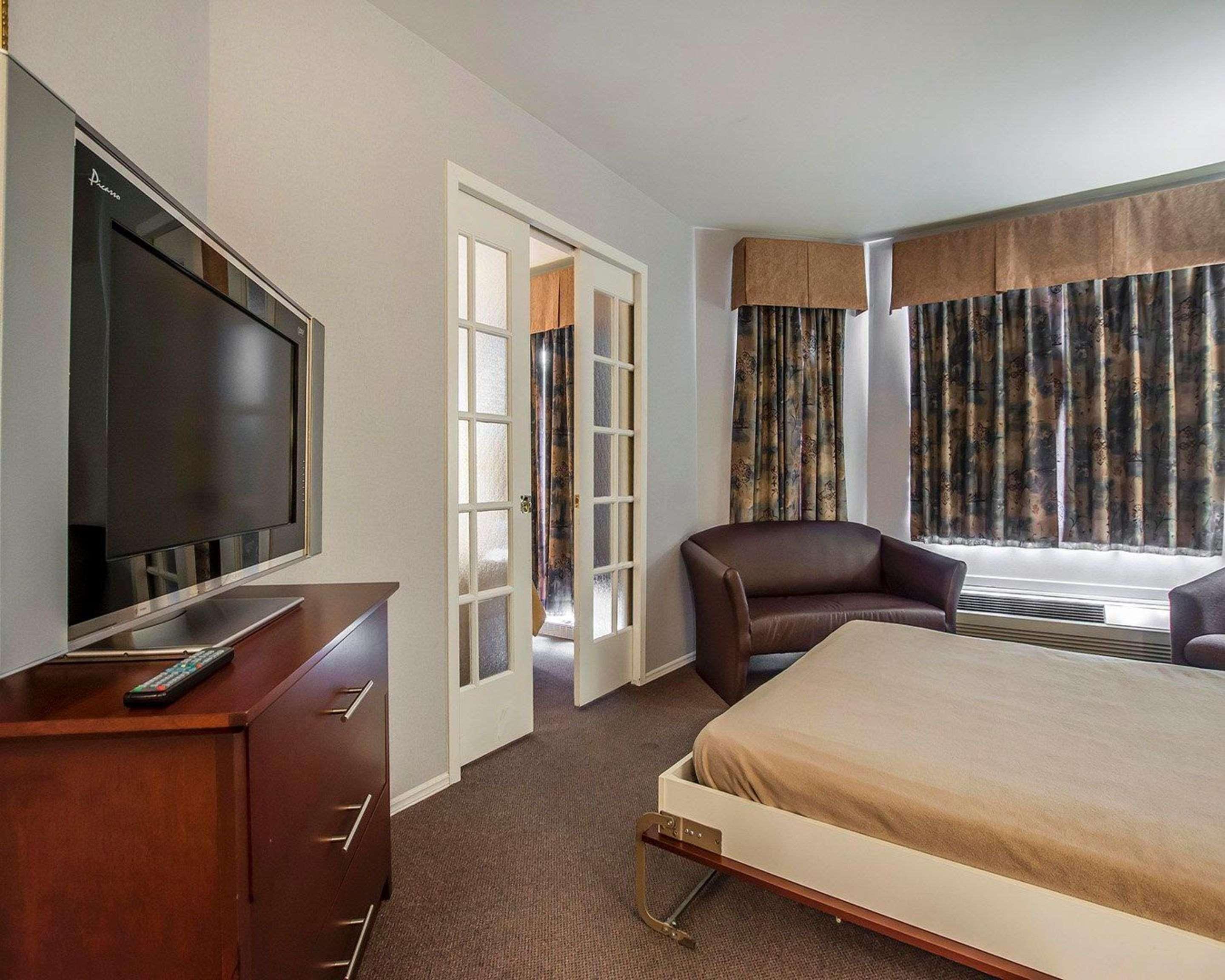 Quality Suites Sainte-Anne-de-Beaupré Exterior foto