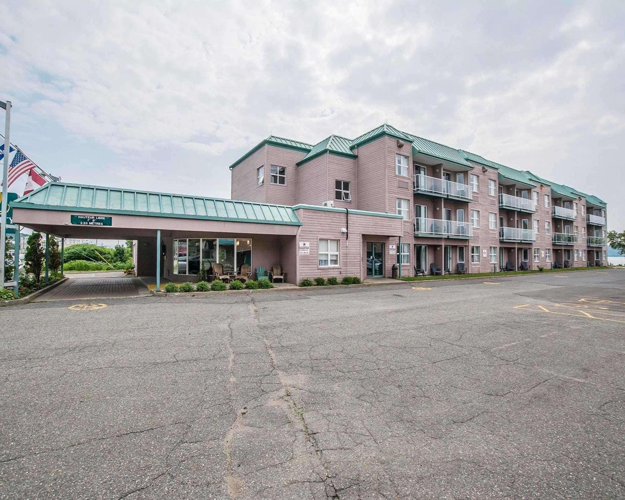 Quality Suites Sainte-Anne-de-Beaupré Exterior foto