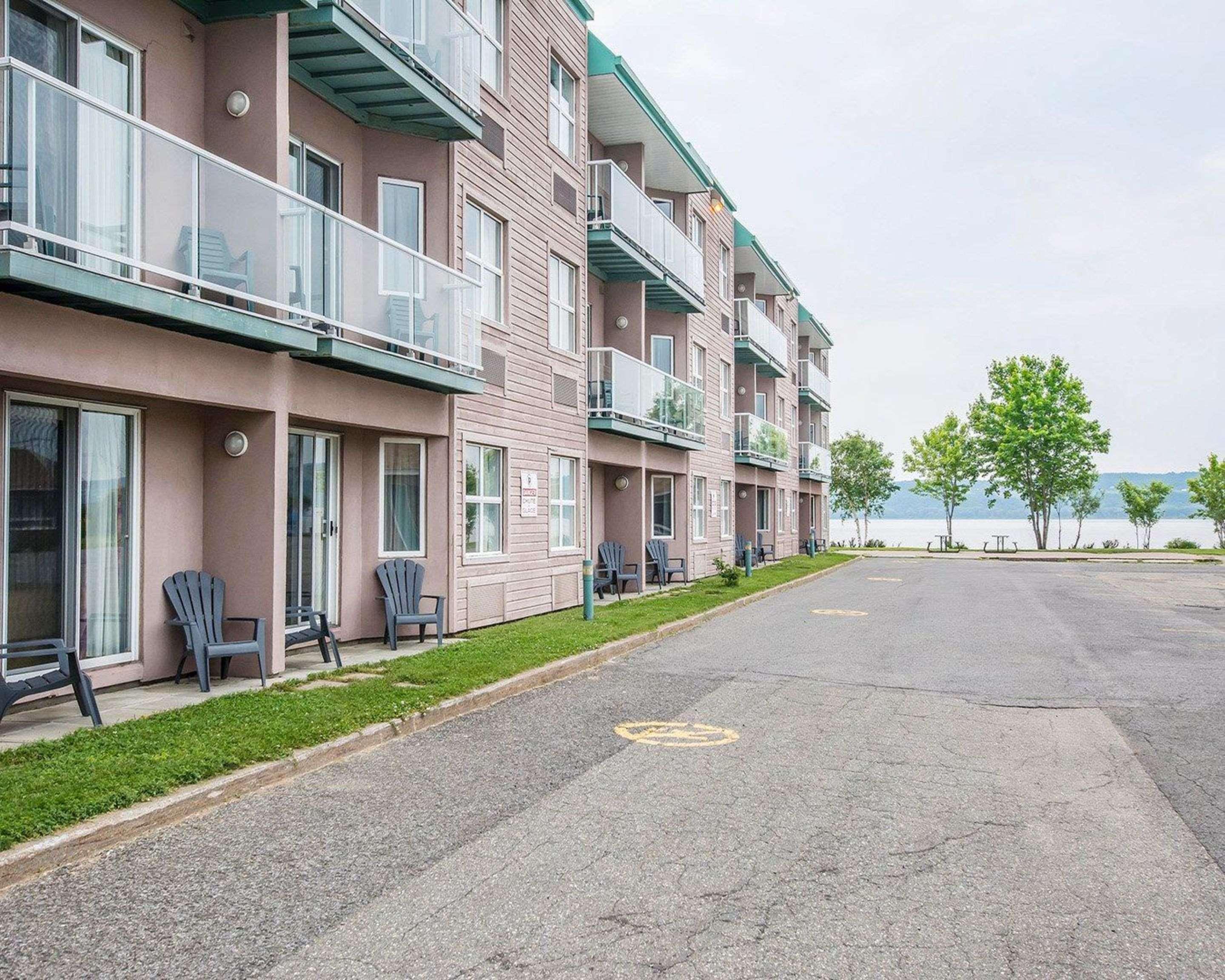 Quality Suites Sainte-Anne-de-Beaupré Exterior foto